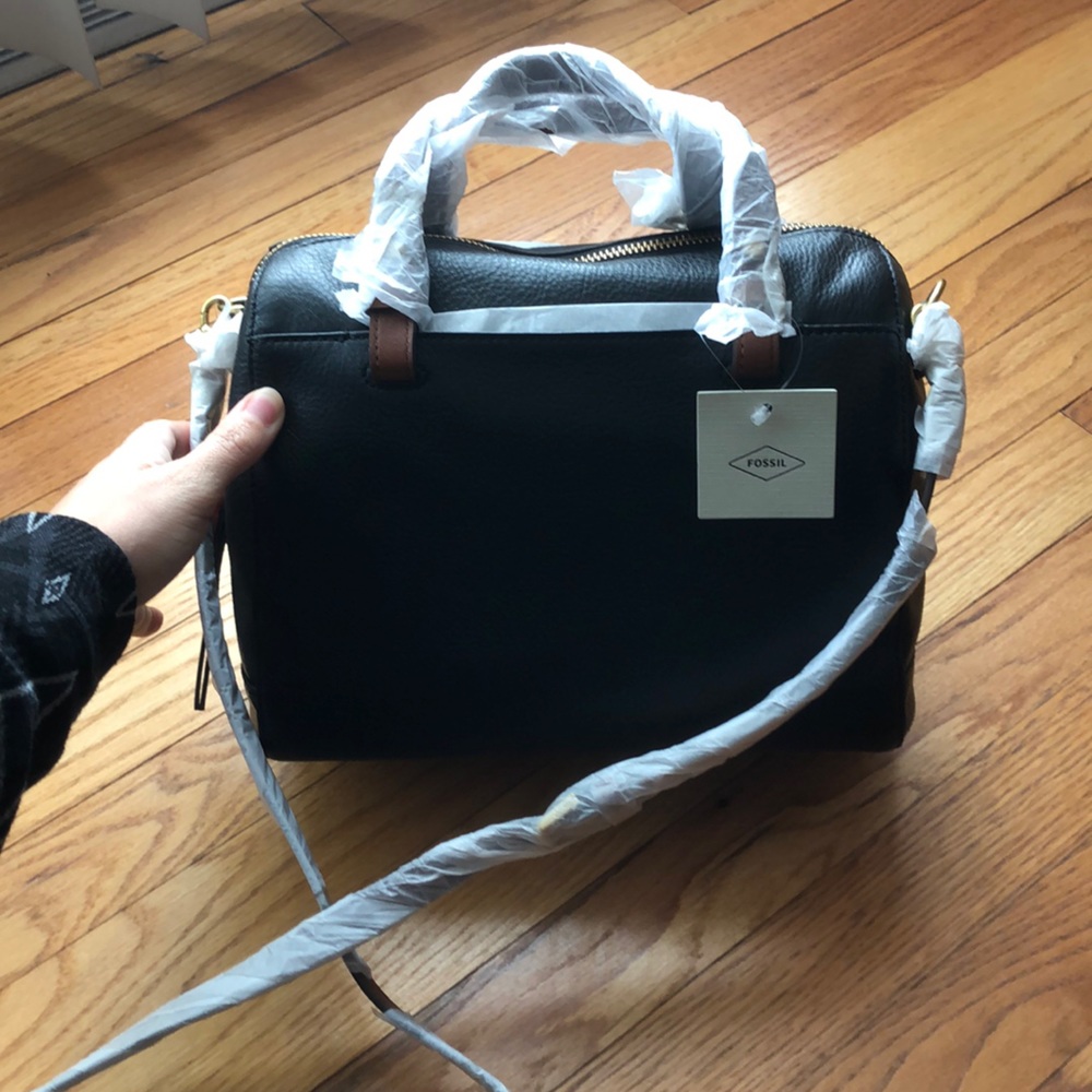 *NWT* Black Fossil Leather Purse w/ Brown Straps
